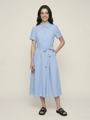 Sinsay - Bawełniana koszulowa sukienka midi z krótkim rękawem - niebieski