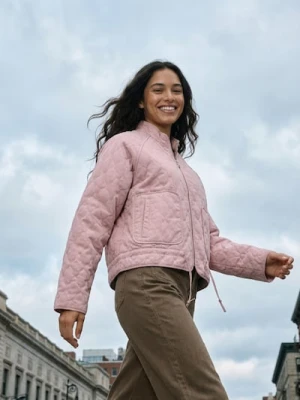 Sinsay - Bawełniana pikowana kurtka z zamkiem i stójką - różowy