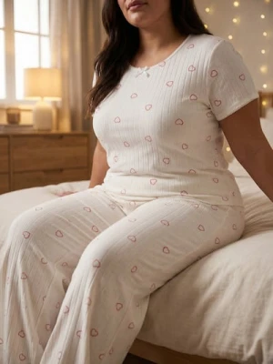Sinsay - Bawełniana piżama dwuczęściowa ze wzorem w serca - kremowy