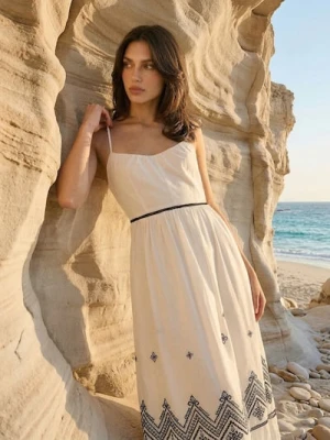 Sinsay - Bawełniana sukienka midi z ażurowymi detalami - biały