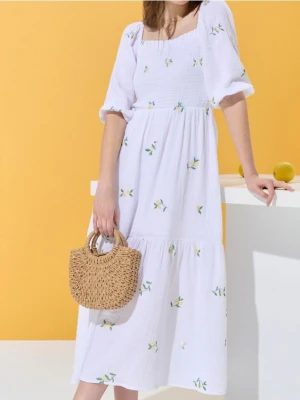 Sinsay - Bawełniana sukienka midi z haftem w stylu cottage - wielobarwny