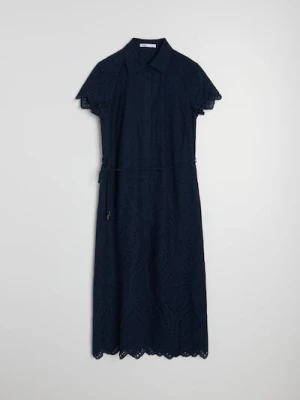 Sinsay - Bawełniana sukienka midi z kołnierzykiem i ażurowym wzorem - granatowy