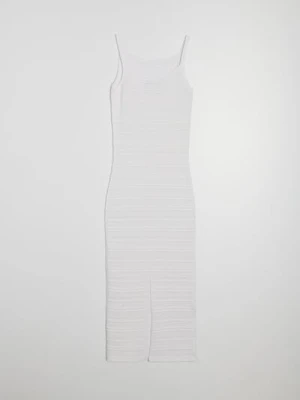 Sinsay - Bawełniana swetrowa sukienka midi na ramiączkach - kremowy