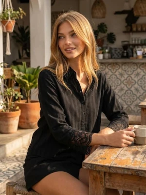 Sinsay - Bawełniana teksturowana koszula z koronkowym mankietem - czarny