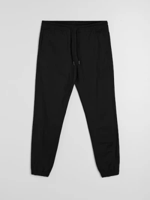 Sinsay - Bawełniane spodnie jogger - czarny