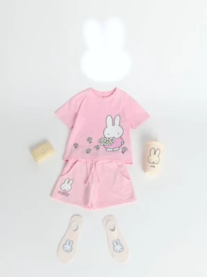 Sinsay - Bawełniane szorty z nadrukiem Miffy - różowy