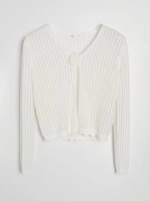 Sinsay - Bawełniany ażurowy sweter z kwiatkiem 3D - kremowy