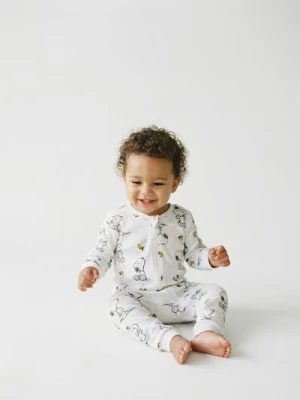 Sinsay - Bawełniany pajacyk ze wzorem Peanuts - biały