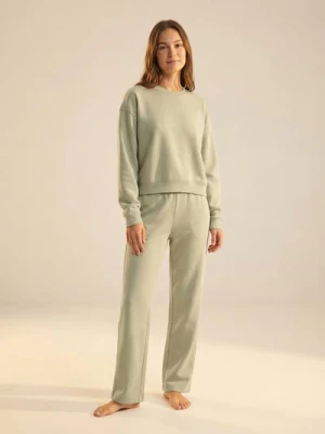 Sinsay - Bluza crewneck basic z dodatkiem wiskozy "soft touch" - khaki