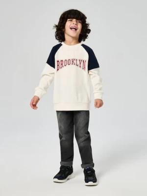 Sinsay - Bluza crewneck w stylu akademickim - kremowy