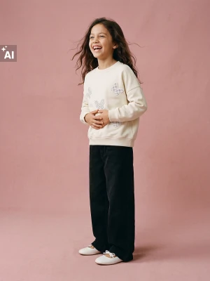 Sinsay - Bluza crewneck z bawełną i naszywkami w kształcie motyli - kremowy