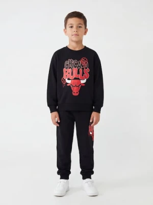 Sinsay - Bluza crewneck z nadrukiem Chicago Bulls NBA - czarny