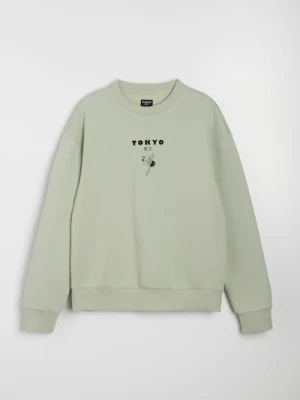 Sinsay - Bluza crewneck z nadrukiem comfort - zielony