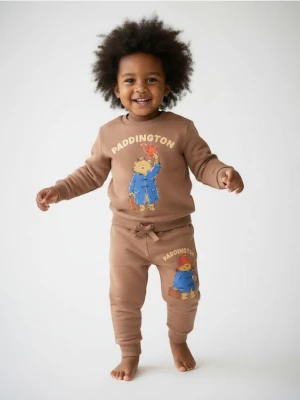 Sinsay - Bluza crewneck z nadrukiem Paddington - brązowy