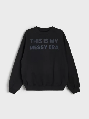 Sinsay - Bluza crewneck z napisem - czarny