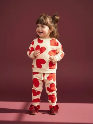 Sinsay - Bluza crewneck ze wzorem w serca - kremowy