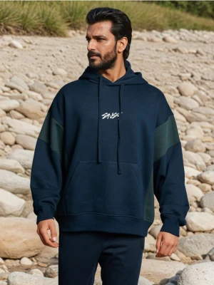 Sinsay - Bluza hoodie color-block - granatowy