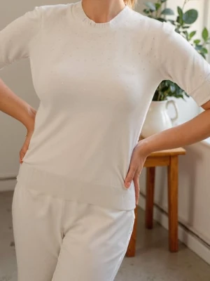 Sinsay - Bluzka swetrowa z ozdobnymi kryształkami - kremowy