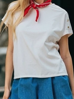 Sinsay - Bluzka z ozdobnymi guzikami - kremowy