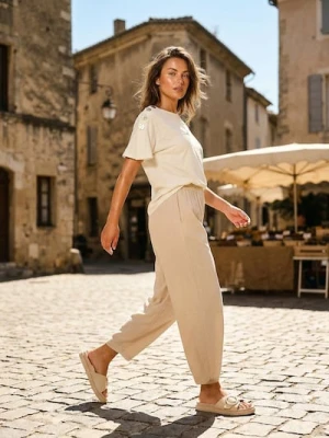 Sinsay - Bluzka z ozdobnymi guzikami, z domieszką wiskozy - kremowy