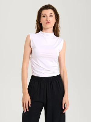 Sinsay - Bluzka ze stójką i marszczeniami po bokach - biały