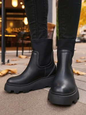 Sinsay - Botki z imitacji skóry - czarny