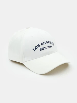 Sinsay - Czapka z daszkiem z haftowanym napisem Los Angeles - biały