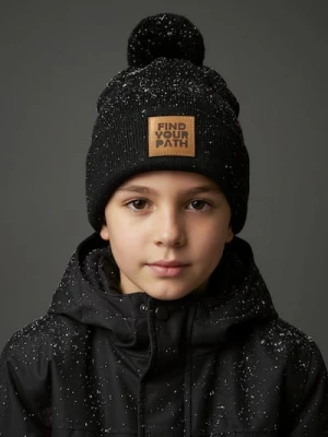 Sinsay - Czapka z pomponem i naszywką z imitacji skóry - czarny