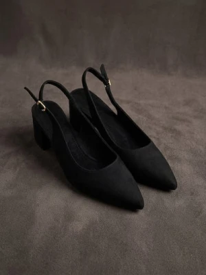 Sinsay - Czółenka na obcasie ze skórzaną wkładką z imitacji zamszu - czarny