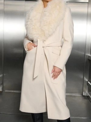Sinsay - Długi płaszcz z futrzanym kołnierzem - kremowy