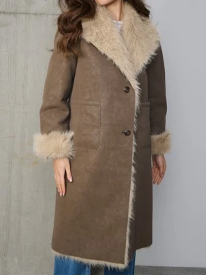 Sinsay - Długi płaszcz z ocieplanym futerkiem - brązowy