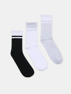 Sinsay - Długie prążkowane skarpety 3 pack - biały