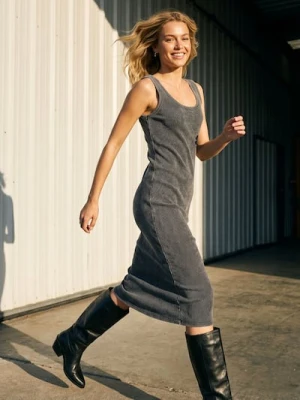 Sinsay - Dopasowana dzianinowa sukienka midi z efektem sprania - szary