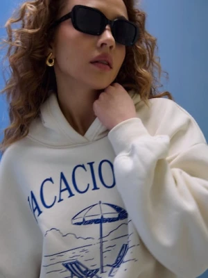 Sinsay - Dresowa bluza hoodie z nadrukiem "Vacaciones" - kremowy