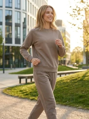 Sinsay - Dresowe spodnie jogger terry - brązowy