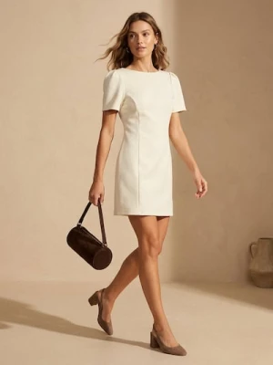 Sinsay - Dzianinowa sukienka mini z domieszką wiskozy - kremowy