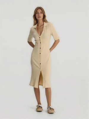 Sinsay - Dzianinowa sukienka w prążek z domieszką wiskozy - beżowy