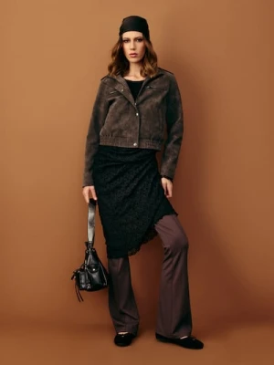 Sinsay - Dzianinowe spodnie flare z przeszyciami - brązowy