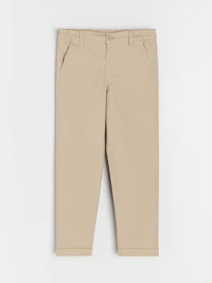 Sinsay - Eleganckie spodnie chino - beżowy