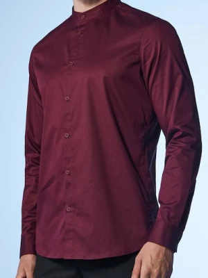 Sinsay - Gładka koszula slim fit ze stójką - bordowy