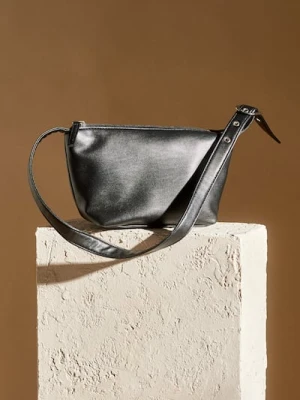 Sinsay - Gładka torebka na ramię - czarny