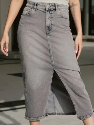 Sinsay - Jeansowa spódnica midi z rozcięciem - szary