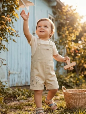 Sinsay - Jeansowe szorty ogrodniczki - beżowy