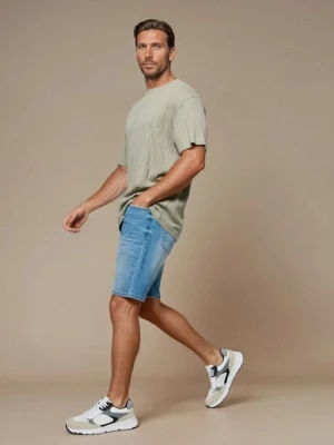 Sinsay - Jeansowe szorty slim fit z kieszeniami - niebieski