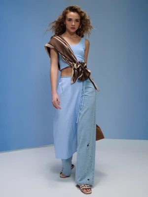 Sinsay - Jeansy baggy mid waist z haftowanym ażurowym detalem - niebieski