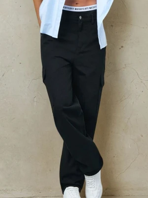 Sinsay - Jeansy cargo - czarny