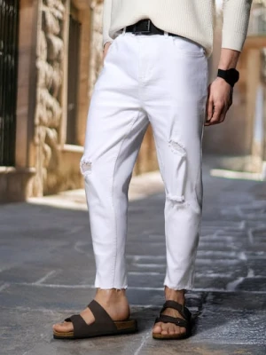 Sinsay - Jeansy carrot fit - biały