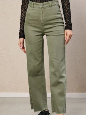 Sinsay - Jeansy culotte z wysokim stanem - zielony