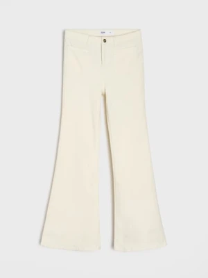 Sinsay - Jeansy flare - kremowy