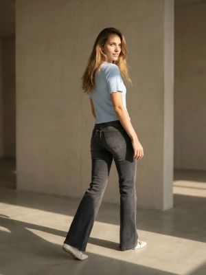 Sinsay - Jeansy flare low waist z efektem sprania - szary